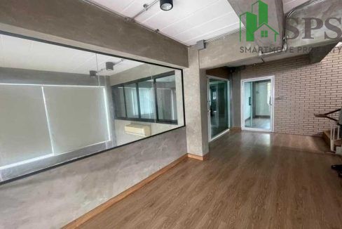 Commercial building for rent near Rama 9 and expressway (SPSAM1267) 06