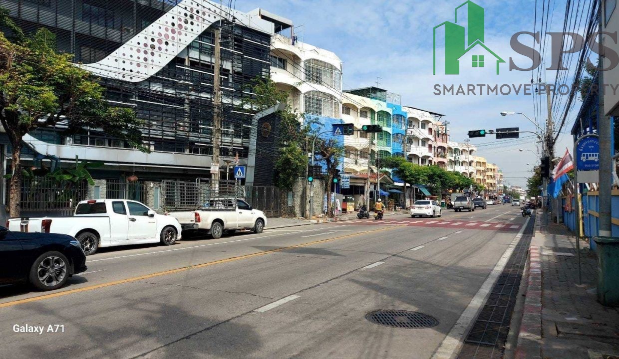 Office building for rent on Liap Klong Phasi Charoen Road, north side (SPSAM1256) 19