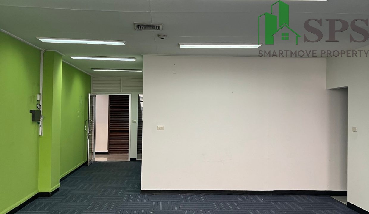 Office space for rent Kasemkij Building (SPSAM1330) 01
