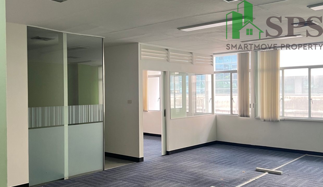 Office space for rent Kasemkij Building (SPSAM1330) 02