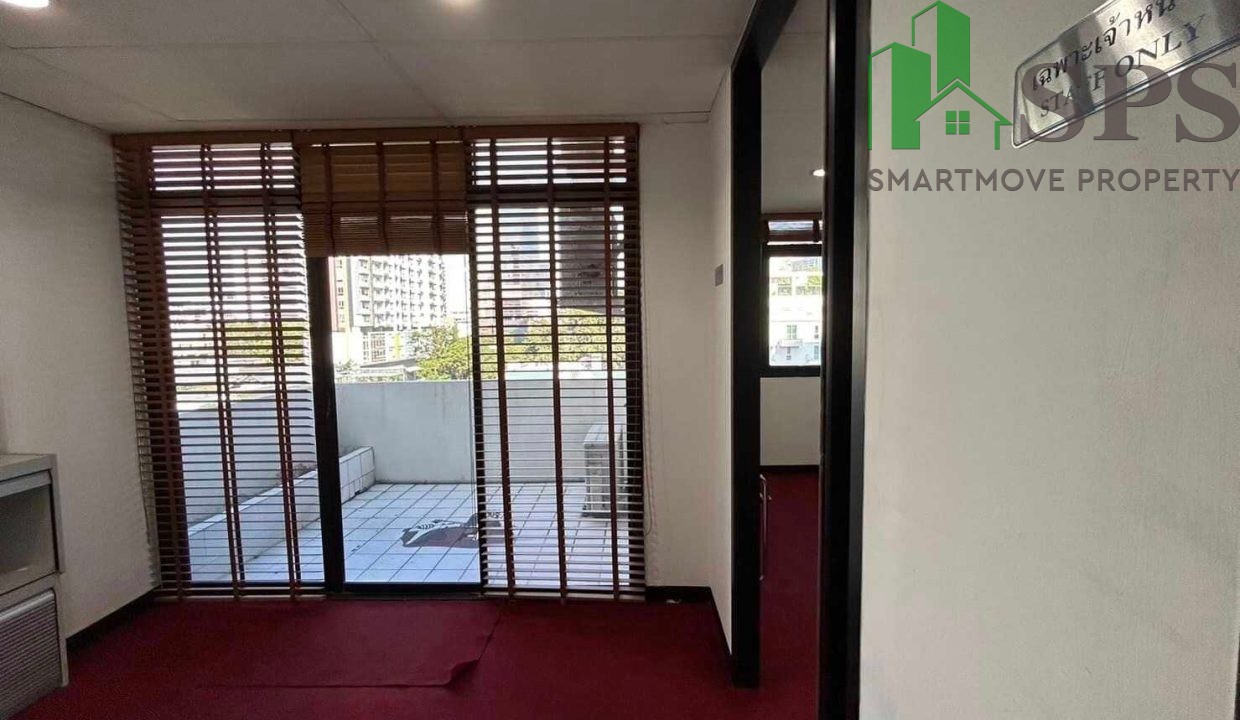 Office space for rent at Sathorn Soi 10 (SPSAM1224) 05