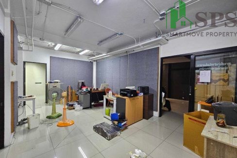 Office space for rent at the MCOT intersection, Thaweemit Soi 6 (SPSAM1328) 04
