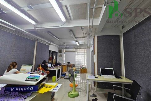 Office space for rent at the MCOT intersection, Thaweemit Soi 6 (SPSAM1328) 05