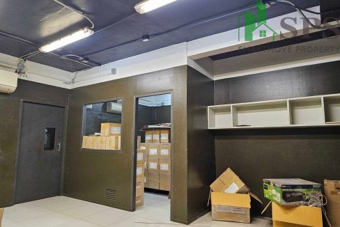 Office space for rent at the MCOT intersection, Thaweemit Soi 6 (SPSAM1328) 06