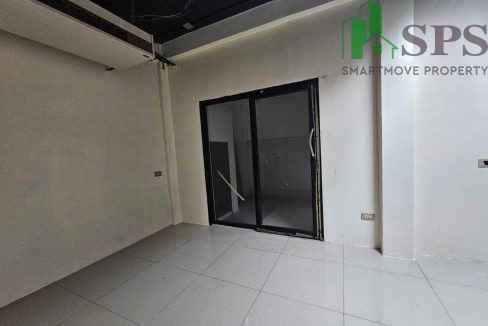 Office space for rent at the MCOT intersection, Thaweemit Soi 6 (SPSAM1328) 08
