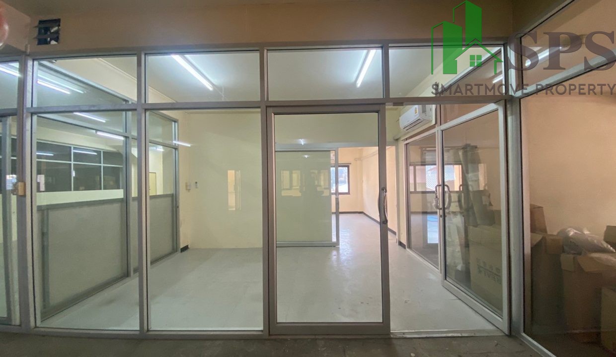 Office space for rent near BTS Bang Chak (SPSAM1245) 01