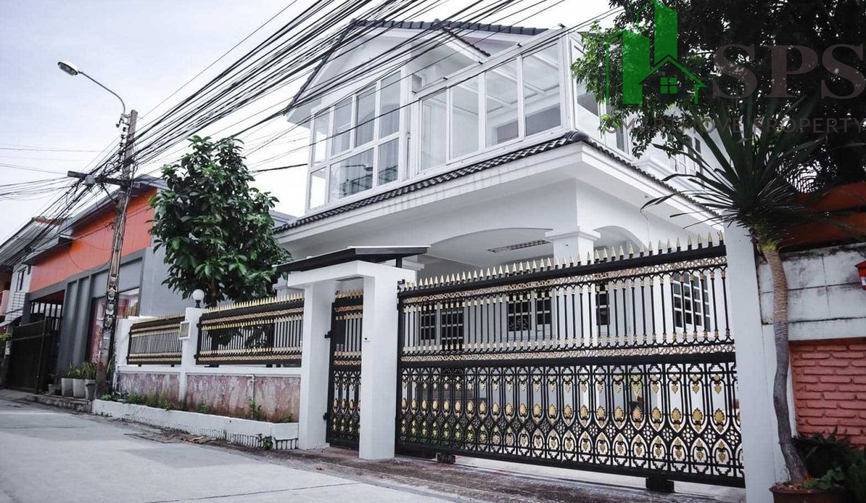 Single house for rent at Soi Lat Phrao, Wang Hin 18 (SPSAM1273) 01