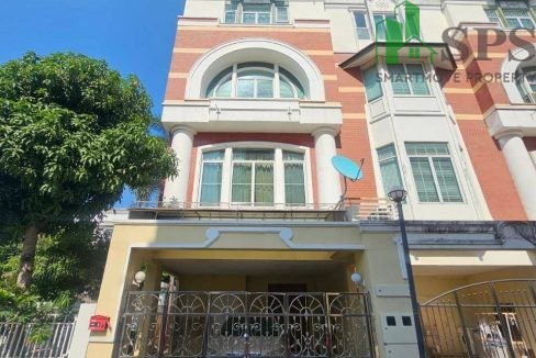 Townhouse for rent Bann Ravipa Sukhumvit 103 (SPSAM1261) 01 (2)