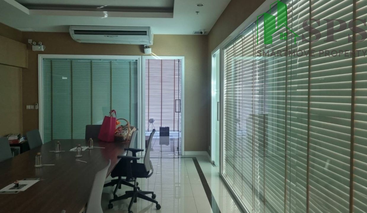 Office space for rent near BTS Samrong (SPSAM1379) 12