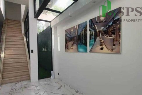 Commercial building modern style for rent located in Pattanakarn ( SPSEVE063 ) 04
