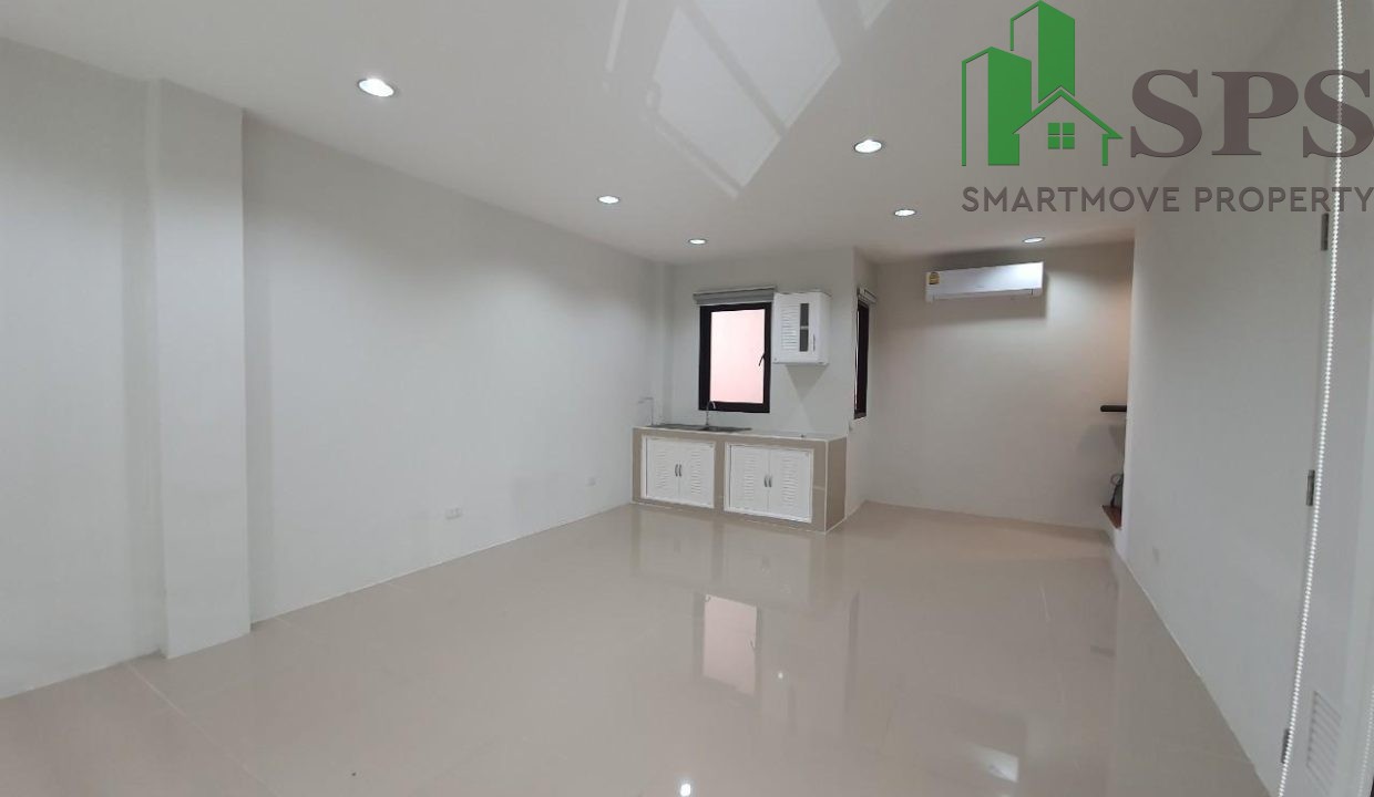 Home office for rent near BTS Onnut and Bangchak ( SPSEVE041 ) 02