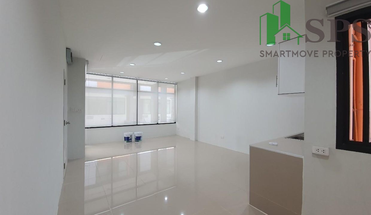 Home office for rent near BTS Onnut and Bangchak ( SPSEVE041 ) 03