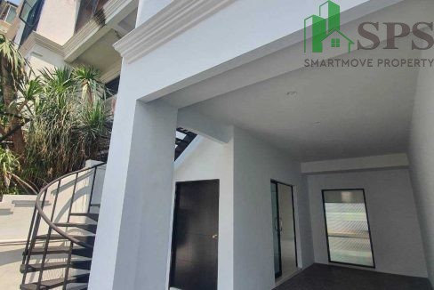 Home office in Phrakanong for rent ( SPSEVE021) 02