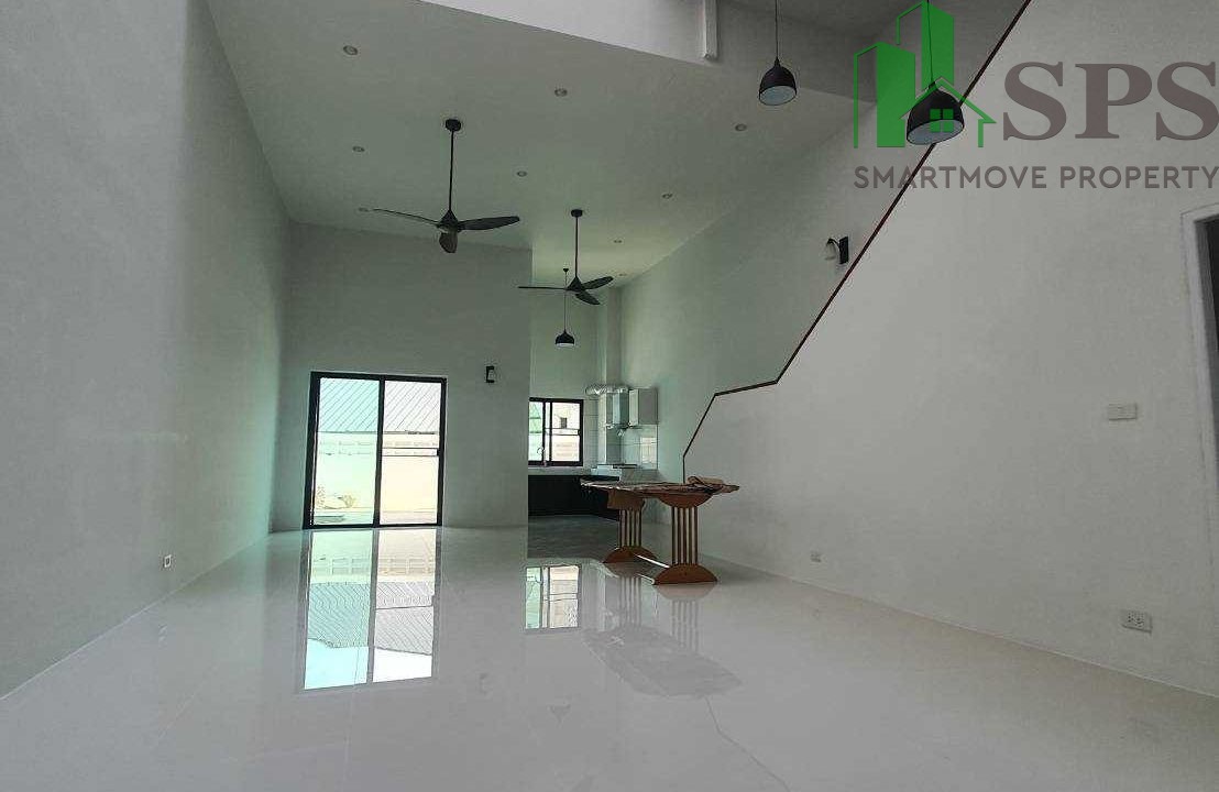 Home office in Phrakanong for rent ( SPSEVE021) 03