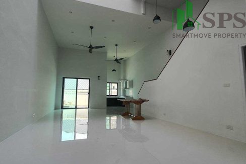 Home office in Phrakanong for rent ( SPSEVE021) 03