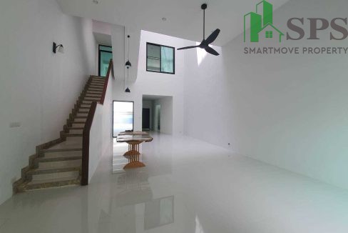 Home office in Phrakanong for rent ( SPSEVE021) 06