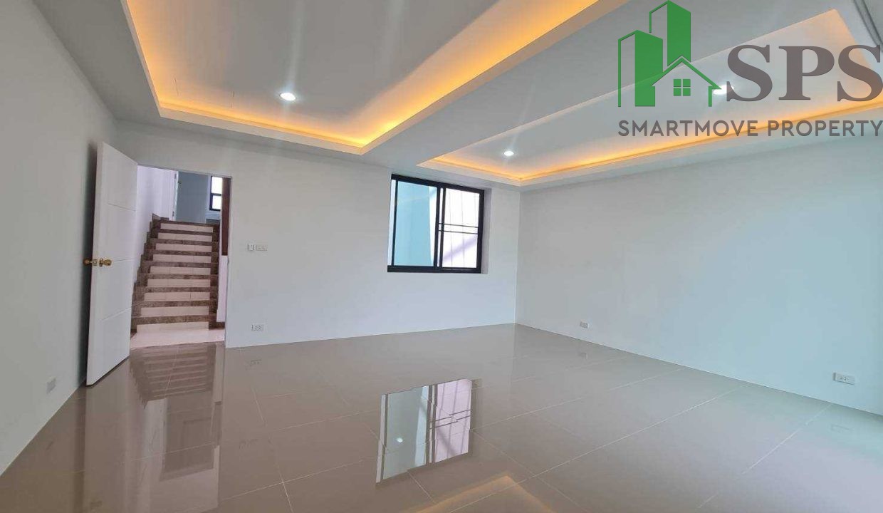 Home office in Phrakanong for rent ( SPSEVE021) 10