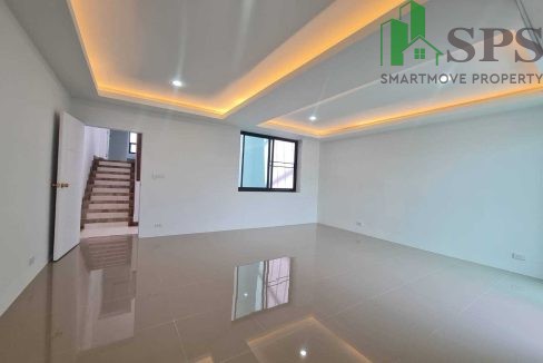 Home office in Phrakanong for rent ( SPSEVE021) 10