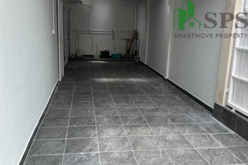 House for rent Unfurnished Locatated in Sukhumvit 63 near BTS Ekkamai sutiable for cafe or home office ( SPSEVE009 ) 03
