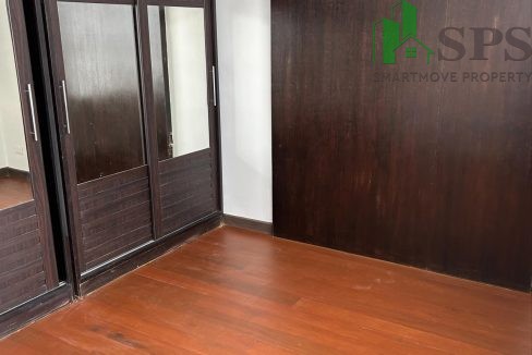 House for rent Unfurnished Locatated in Sukhumvit 63 near BTS Ekkamai sutiable for cafe or home office ( SPSEVE009 ) 16