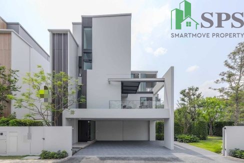 Luxury townhome Vive Krungthep Kreetha beautifully decorated ready to move in ( SPSEVE036 ) 01