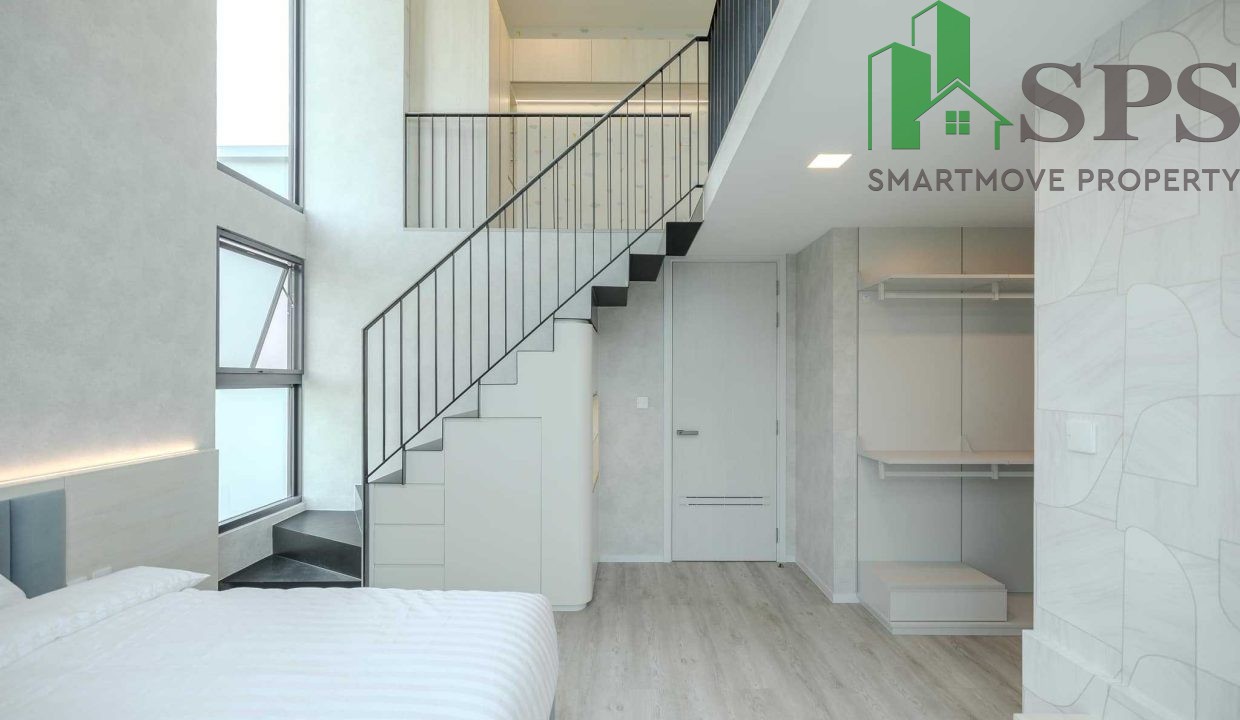 Luxury townhome Vive Krungthep Kreetha beautifully decorated ready to move in ( SPSEVE036 ) 03