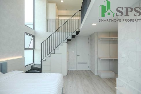 Luxury townhome Vive Krungthep Kreetha beautifully decorated ready to move in ( SPSEVE036 ) 03