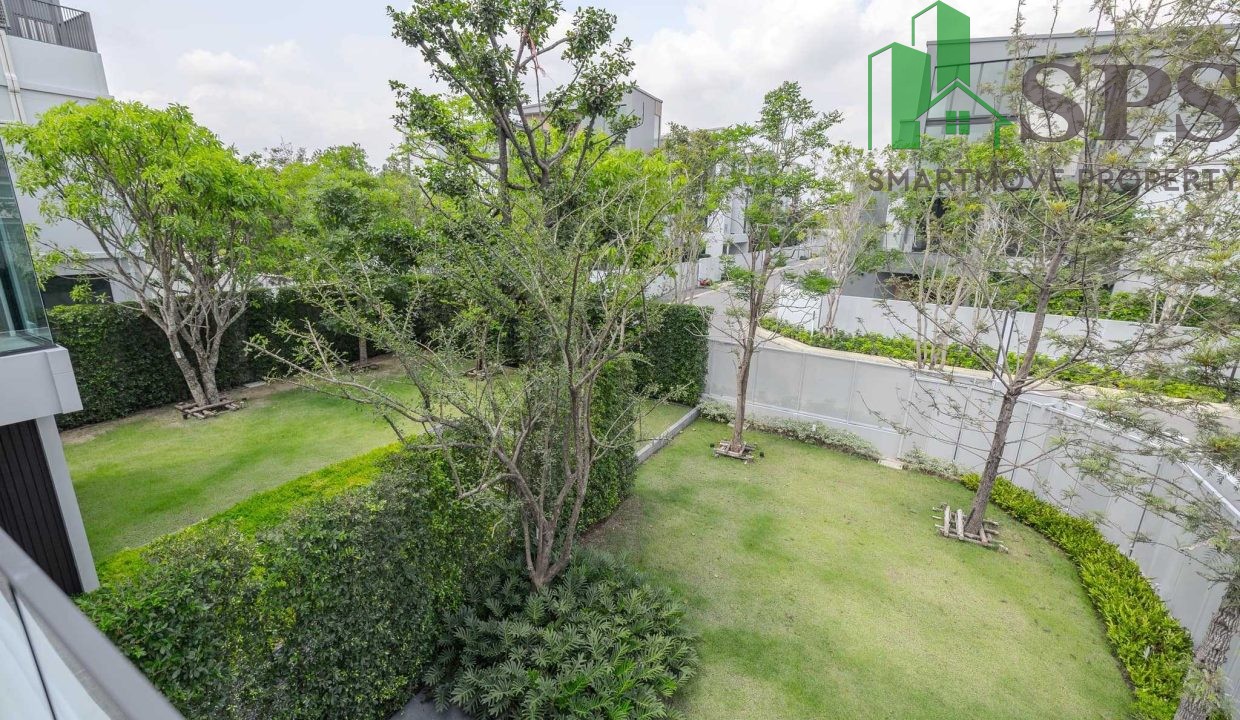 Luxury townhome Vive Krungthep Kreetha beautifully decorated ready to move in ( SPSEVE036 ) 06