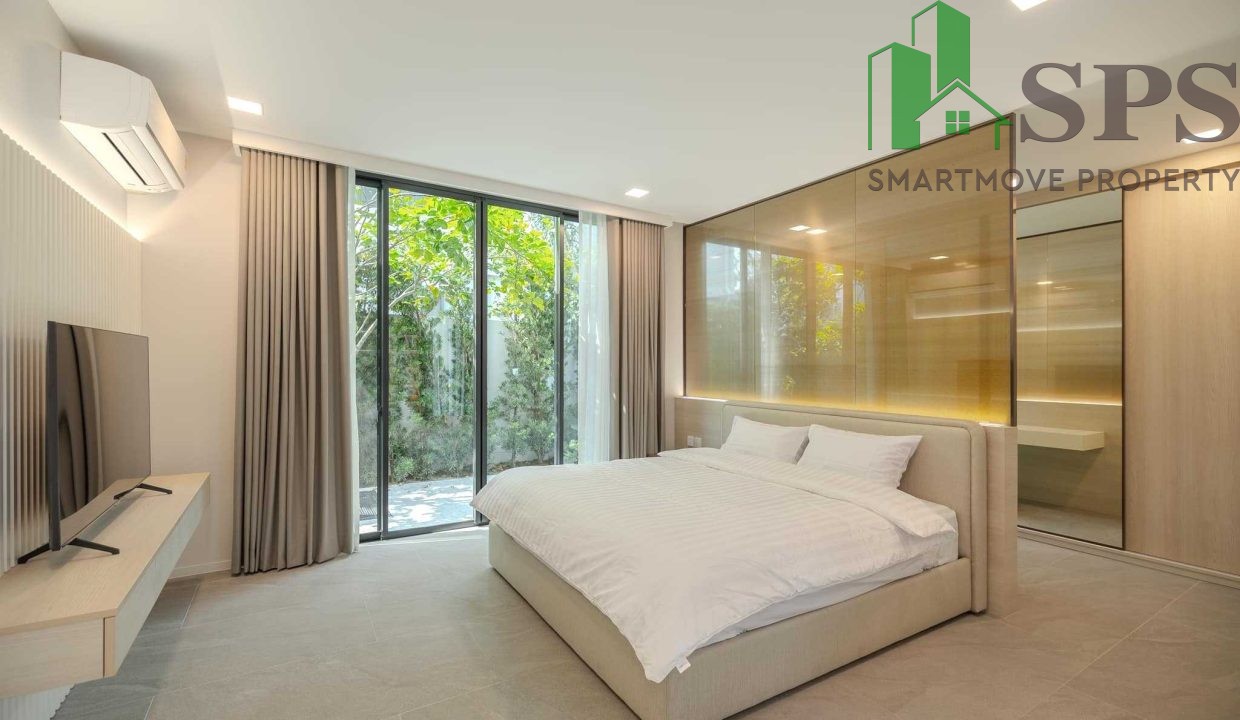 Luxury townhome Vive Krungthep Kreetha beautifully decorated ready to move in ( SPSEVE036 ) 07