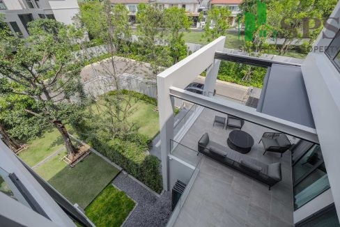 Luxury townhome Vive Krungthep Kreetha beautifully decorated ready to move in ( SPSEVE036 ) 08
