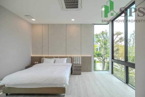 Luxury townhome Vive Krungthep Kreetha beautifully decorated ready to move in ( SPSEVE036 ) 12