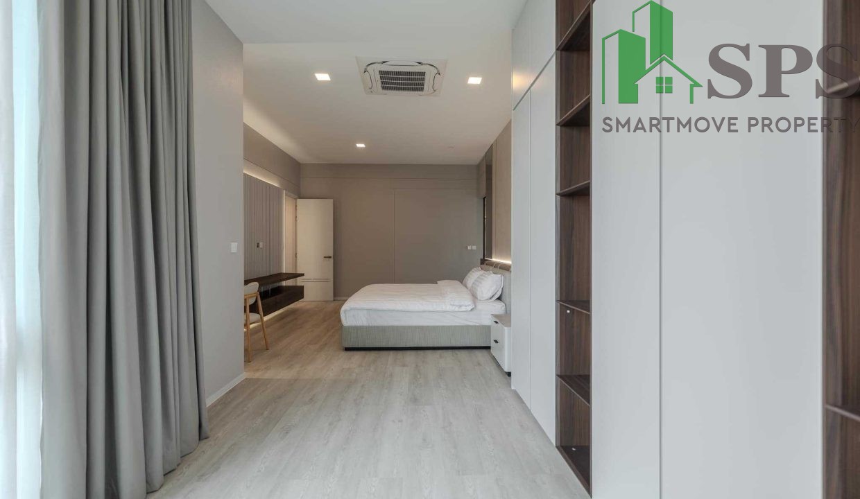 Luxury townhome Vive Krungthep Kreetha beautifully decorated ready to move in ( SPSEVE036 ) 16