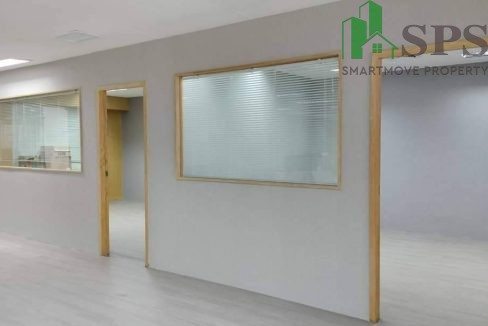 FOR SALE and RENT Office Near MRT Lumpini Station and Khlong Toei Station (SPSYG51) (7)