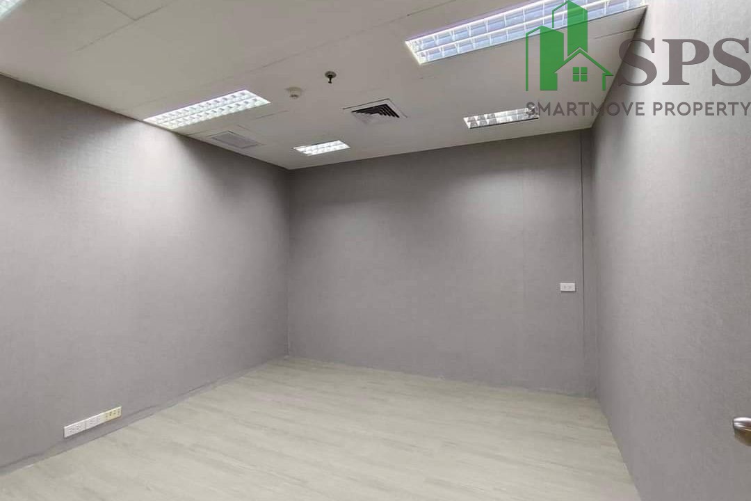 FOR SALE and RENT Office Near MRT Lumpini Station and Khlong Toei Station (SPSYG51) (8)