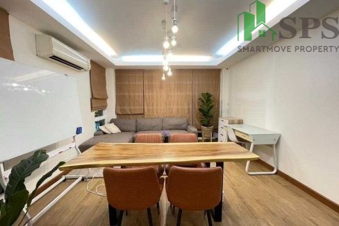 Townhouse for rent near MRT Ratchada ( SPSEVE093 ) 02