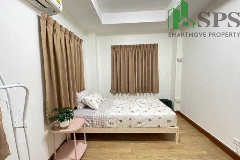 Townhouse for rent near MRT Ratchada ( SPSEVE093 ) 09